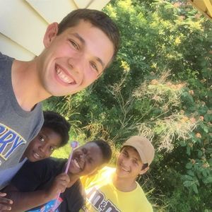 Meet your Posher, Christian